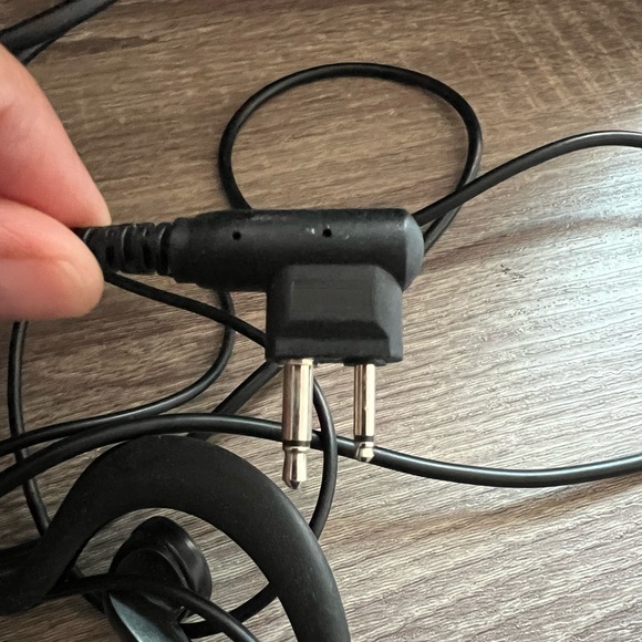 Impact M1-SIW-EHl Rubber Earhook Earpiece Mic, Motorola 2-Pin CP200 - Picture 2 of 4